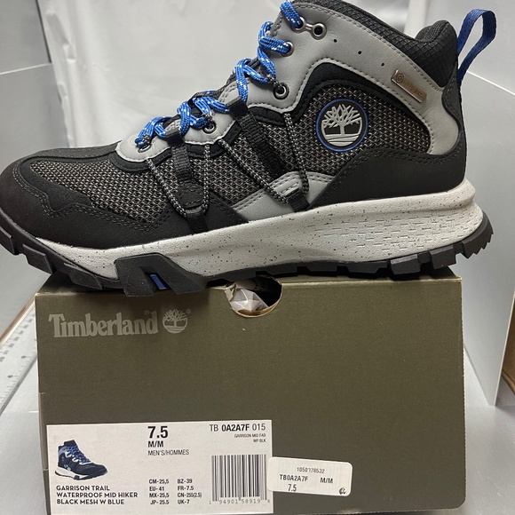 BNWT Timberland Garrison Trail Hiking Boots Size 7.5 Black/Blue - Picture 1 of 5